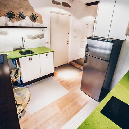 Old Town Apartment, Pikk 51 Free Parking Apartment