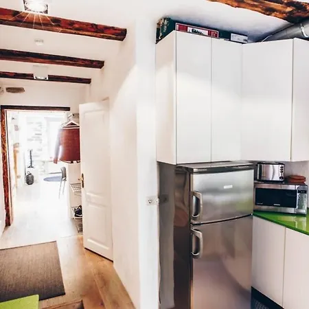 Old Town Apartment, Pikk 51 Free Parking *